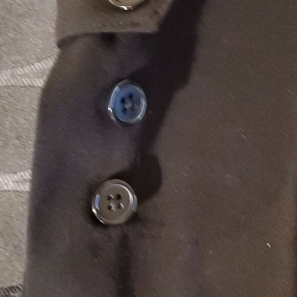 Susan Graver  Chelsea stretch capri pants  withbbuiion tab and slits details M - Picture 10 of 10